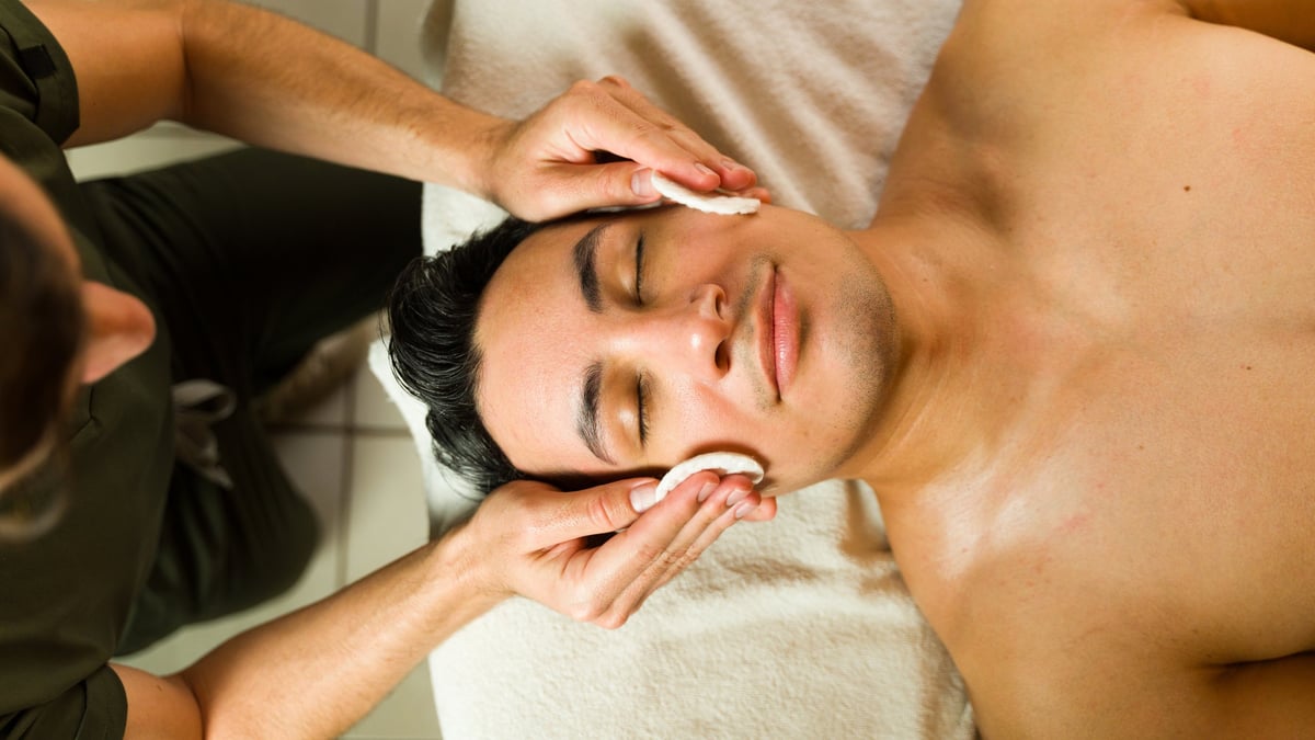 Tratamiento facial profesional para hombres